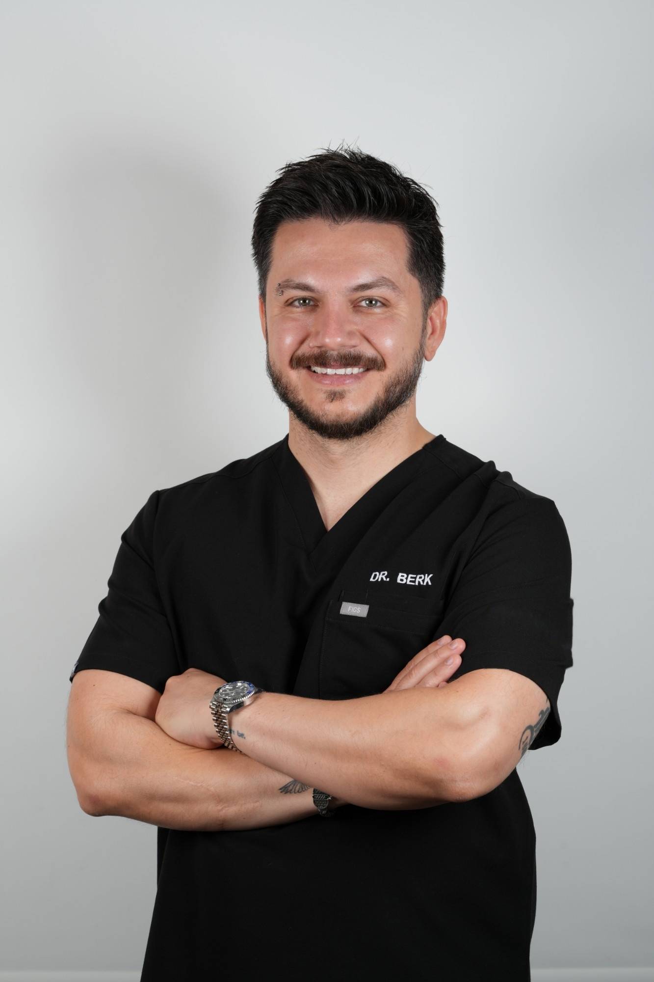 Dr. Berk Köni, Dubai’de uzman ortodontist